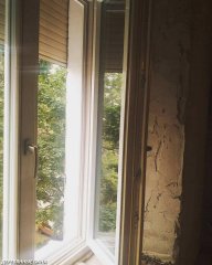Деревянное окно в квартире