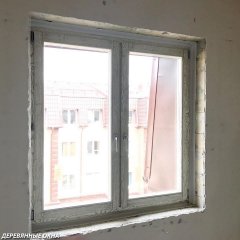 Окно из дуба в квартире